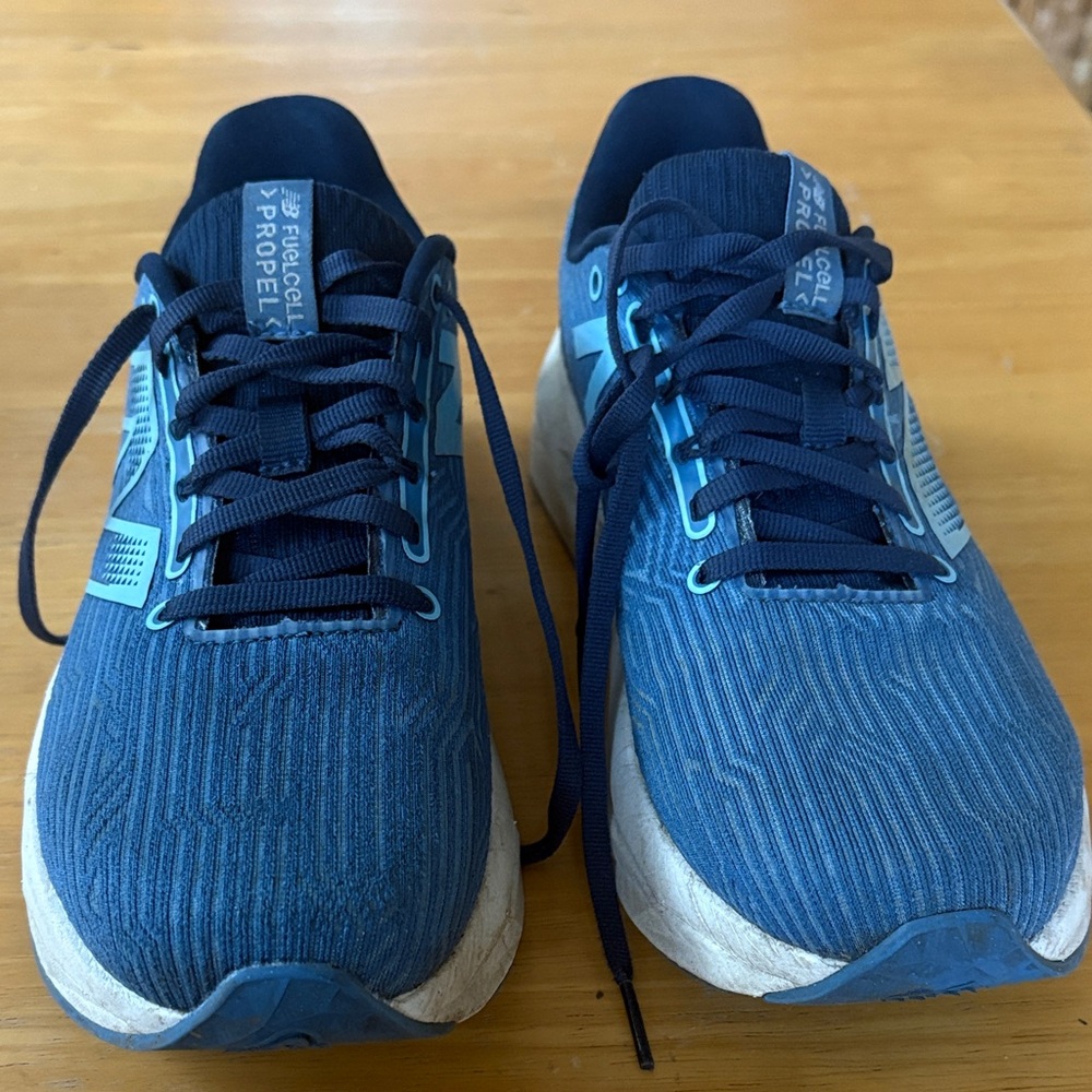 New Balance Fuel Cell Propel V5 running shoe